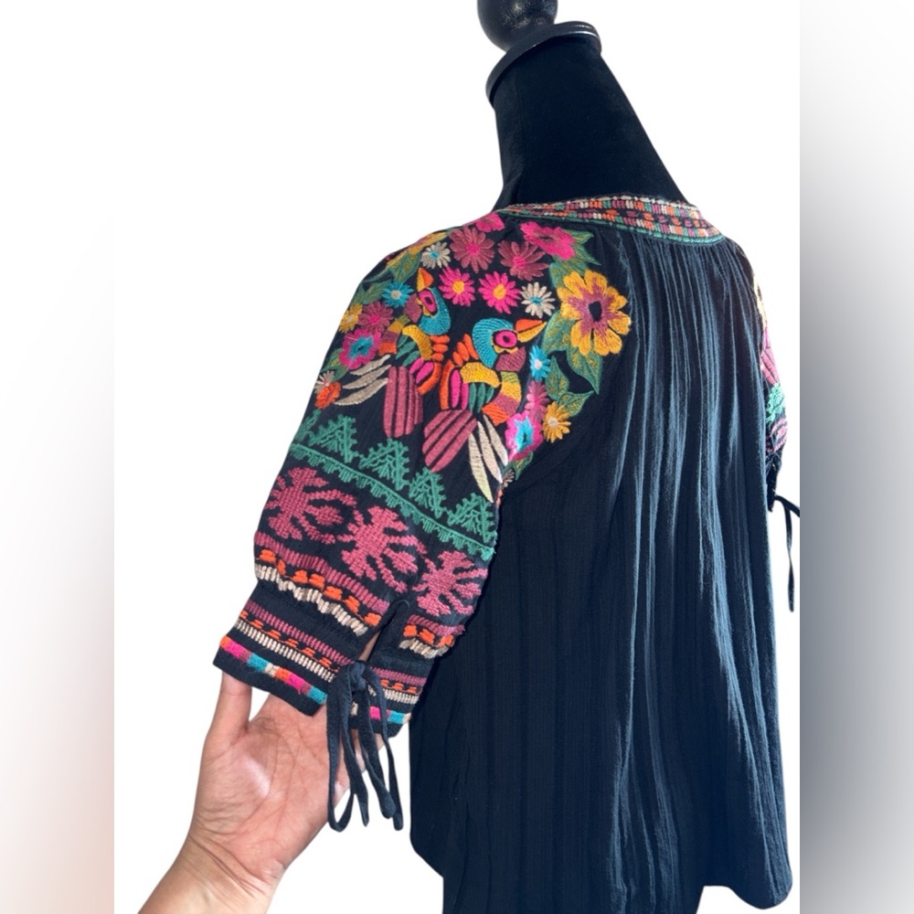 THML Embroidered Puff Sleeve Pleated Top Size Small - Picture 5 of 10